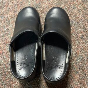 Women’s Dansko medical shoes
